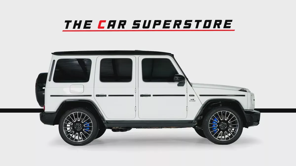 Mercedes Benz G63 AMG-2025 Facelift-Dual Tone Color-Blue Interior Leather Upgrade- Carbon Fiber-8-8