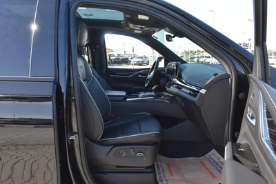 CADILLAC ESCALADE LUXURY 2023 | BLACK-3