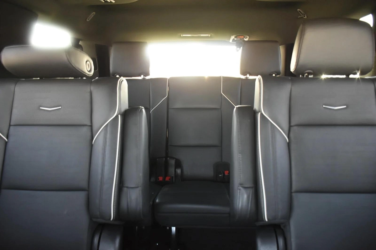CADILLAC ESCALADE LUXURY 2023 | BLACK-8-8