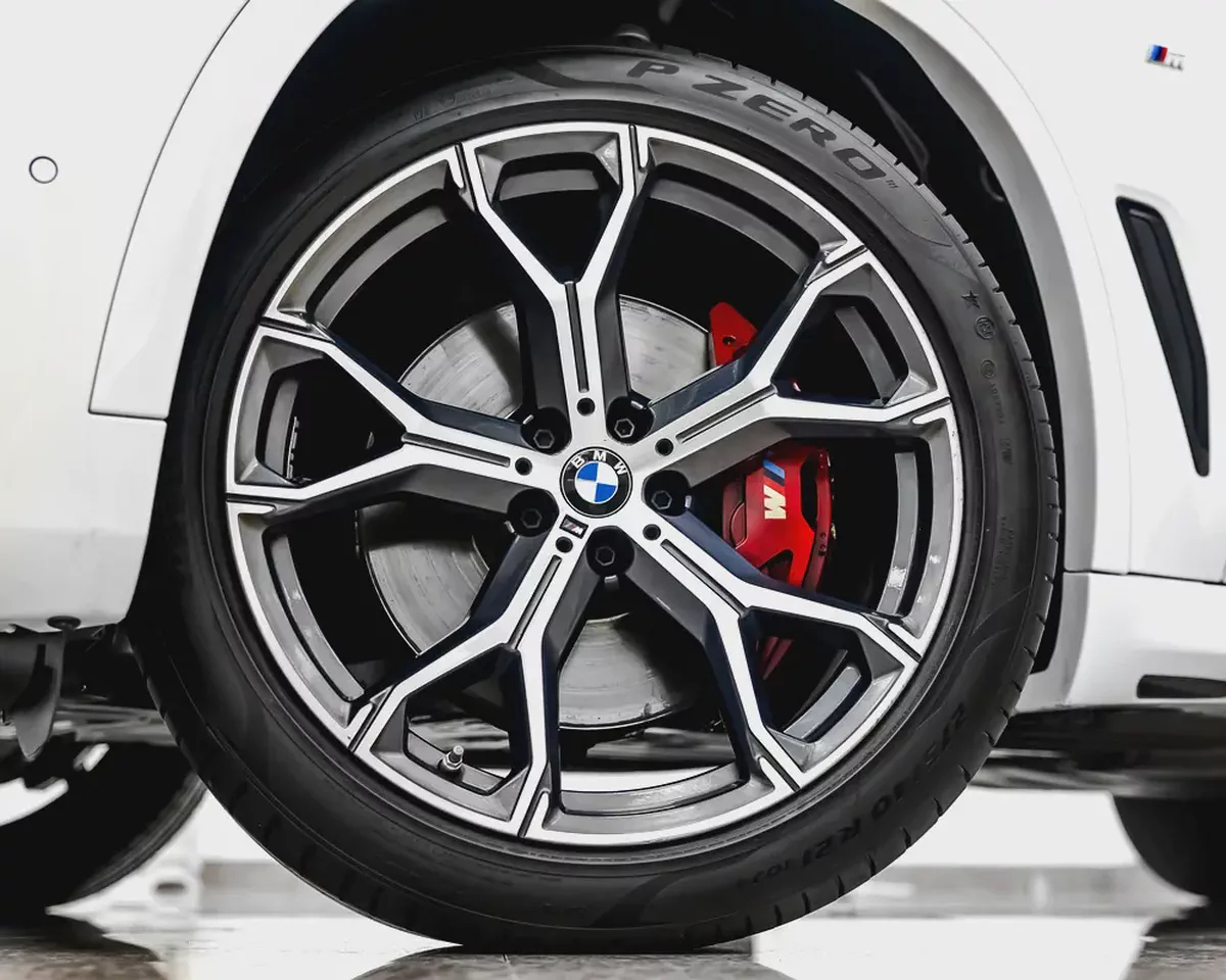 BMW X5 xDrive40i M Sport - 2023 - GCC - AGMC WARRANTY AND SERVICE CONTRACT - 45,000 km-19-19