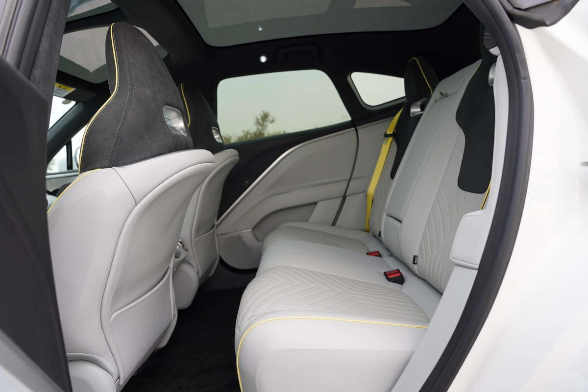 2025 AVATR 11 ULTRA LONG RANG 1-Motor SUV 0km-7-7