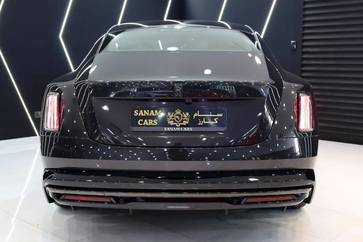 Rolls-Royce Spectre Black Badge-2-2
