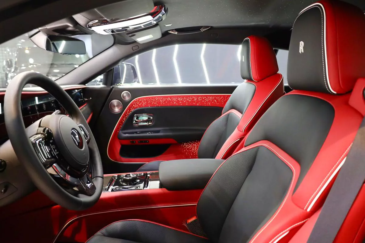 Rolls-Royce Spectre Black Badge-8-8