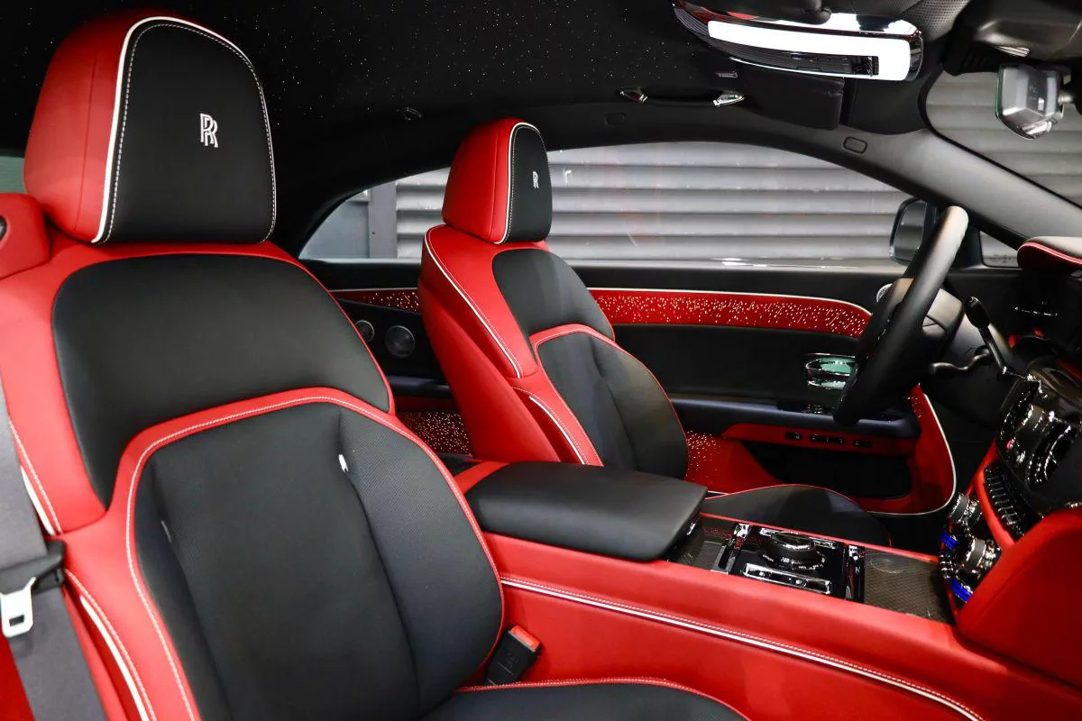 Rolls-Royce Spectre Black Badge-9-9