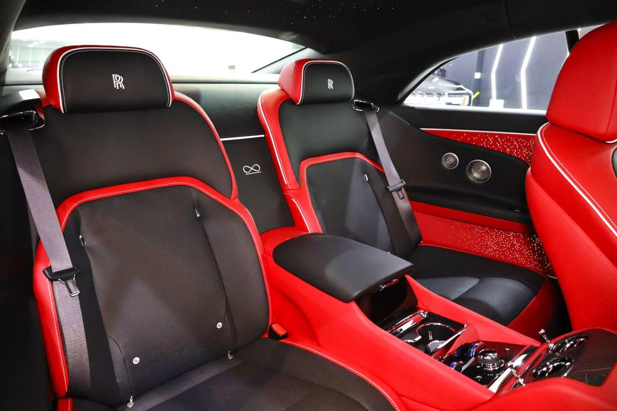 Rolls-Royce Spectre Black Badge-10-10
