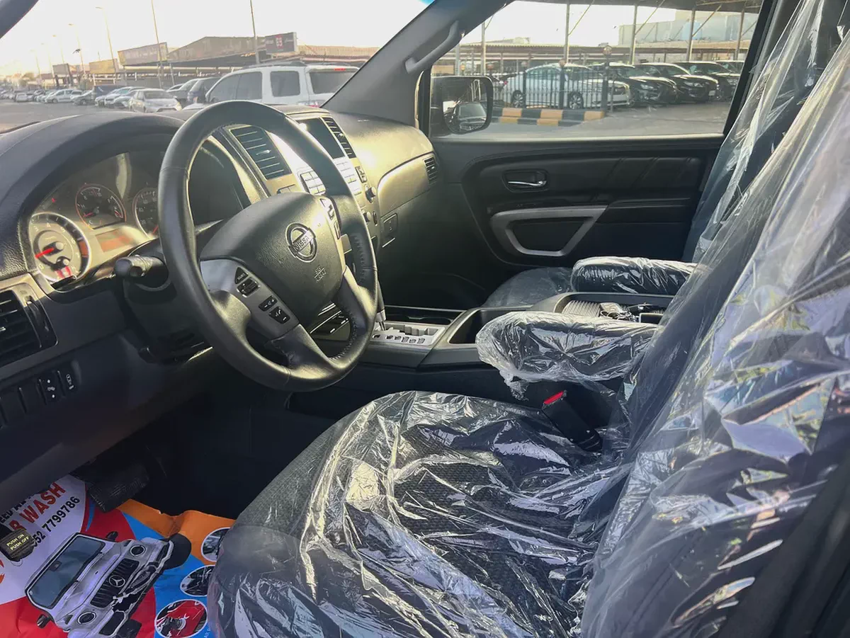 2015 Nissan Armada SE | V8 5.6L | Clean Interior | Family SUV-13-13
