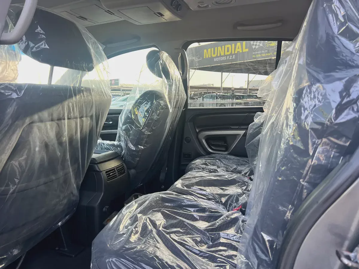 2015 Nissan Armada SE | V8 5.6L | Clean Interior | Family SUV-6-6