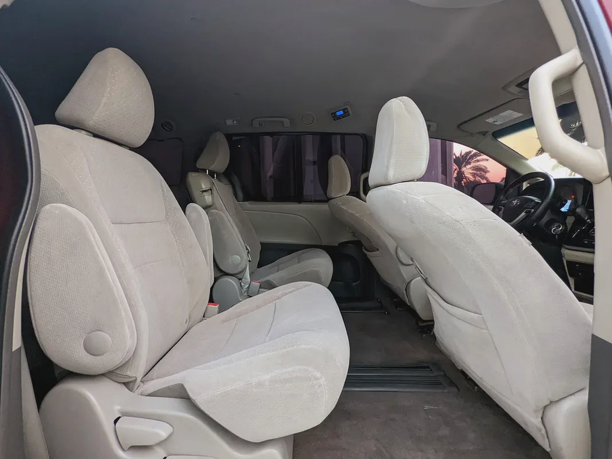Toyota Sienna 2015 Mid Option With Navigation In Perfect Condition 7 Seater Flawless Family Van