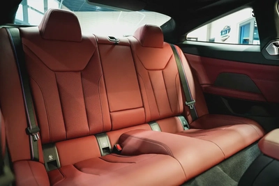 BMW 4-Series 430i M Sport 2025 GCC Specs - Like New!-9