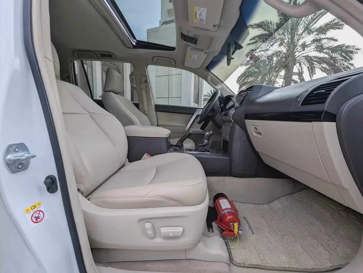 Toyota Prado VXR 2018 Full Option-V6 4.0L-GCC specs-Well Maintained-9-9