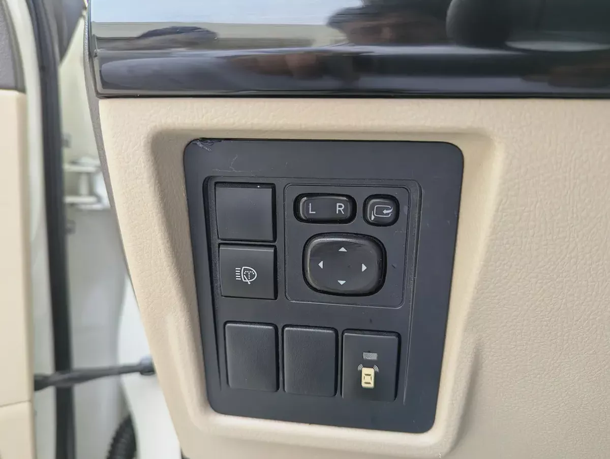 Toyota Prado VXR 2018 Full Option-V6 4.0L-GCC specs-Well Maintained-13-13