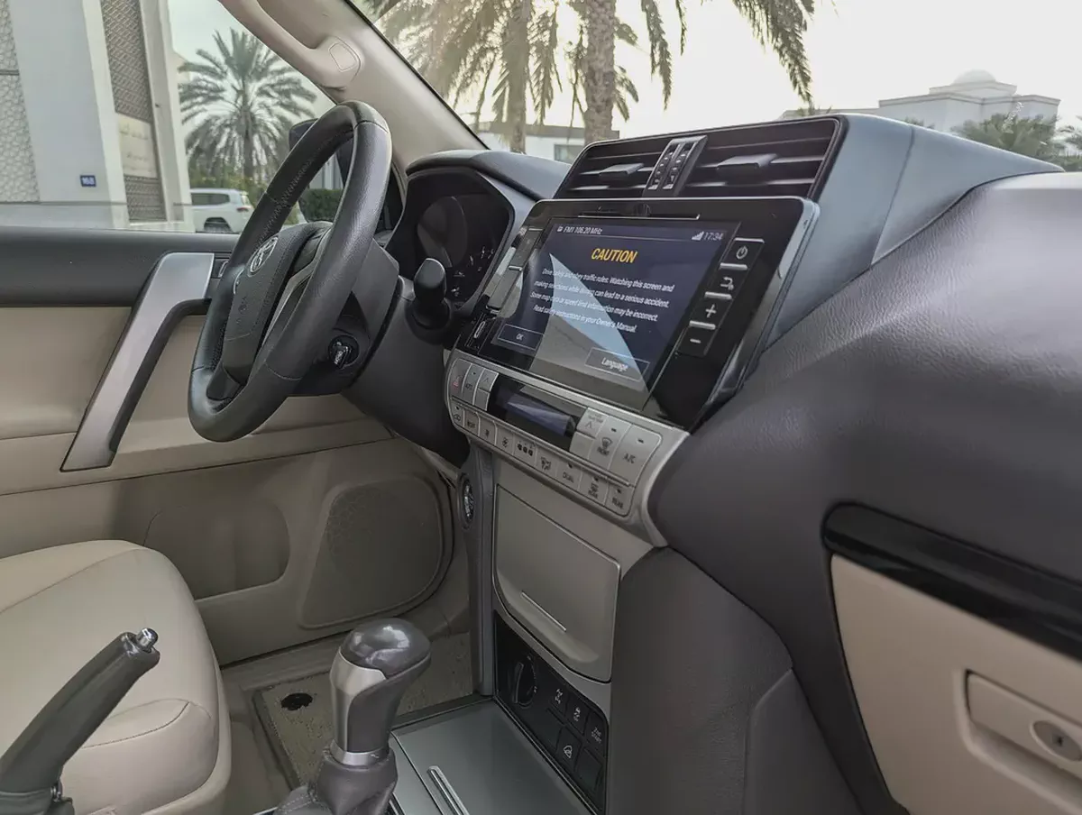 Toyota Prado VXR 2018 Full Option-V6 4.0L-GCC specs-Well Maintained-17-17