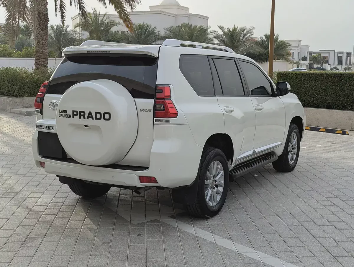 Toyota Prado VXR 2018 Full Option-V6 4.0L-GCC specs-Well Maintained-4-4