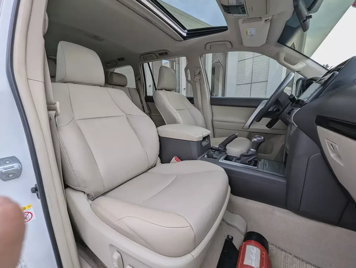 Toyota Prado VXR 2018 Full Option-V6 4.0L-GCC specs-Well Maintained-8-8
