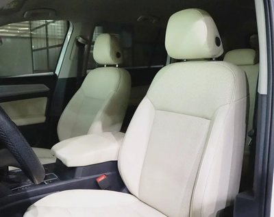 Original Paint . GCC Specs . 3.6L FSI . V6 Engine . Excellent Condition-13