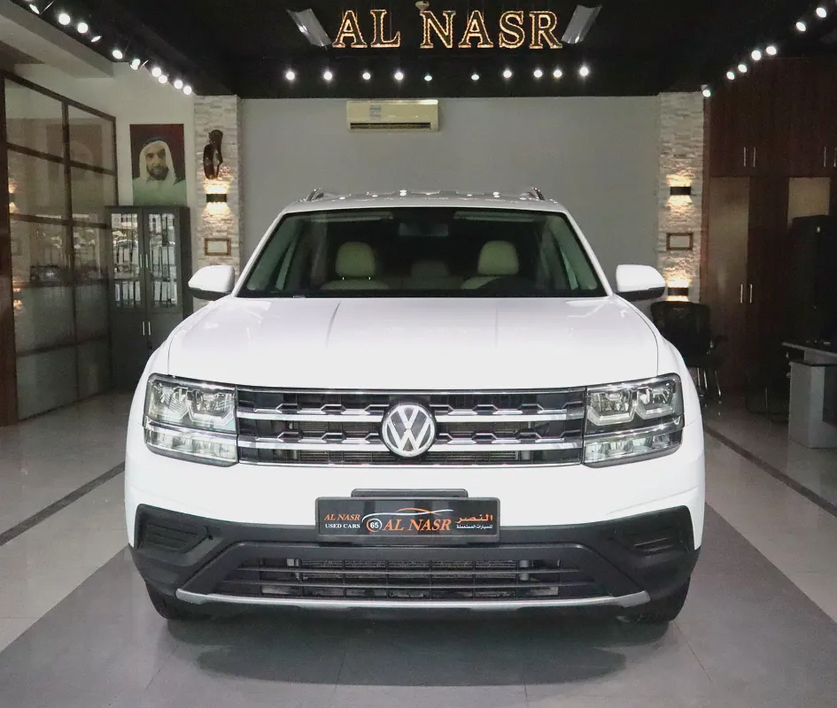 Original Paint . GCC Specs . 3.6L FSI . V6 Engine . Excellent Condition-1-1