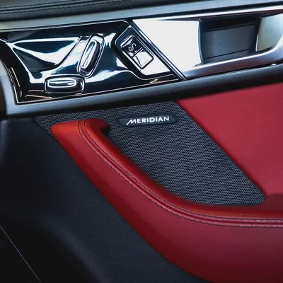 AED 99,950 CASH • 0% Downpayment • Jaguar F-Type V8 S Convertible • 1 Year Warranty-13