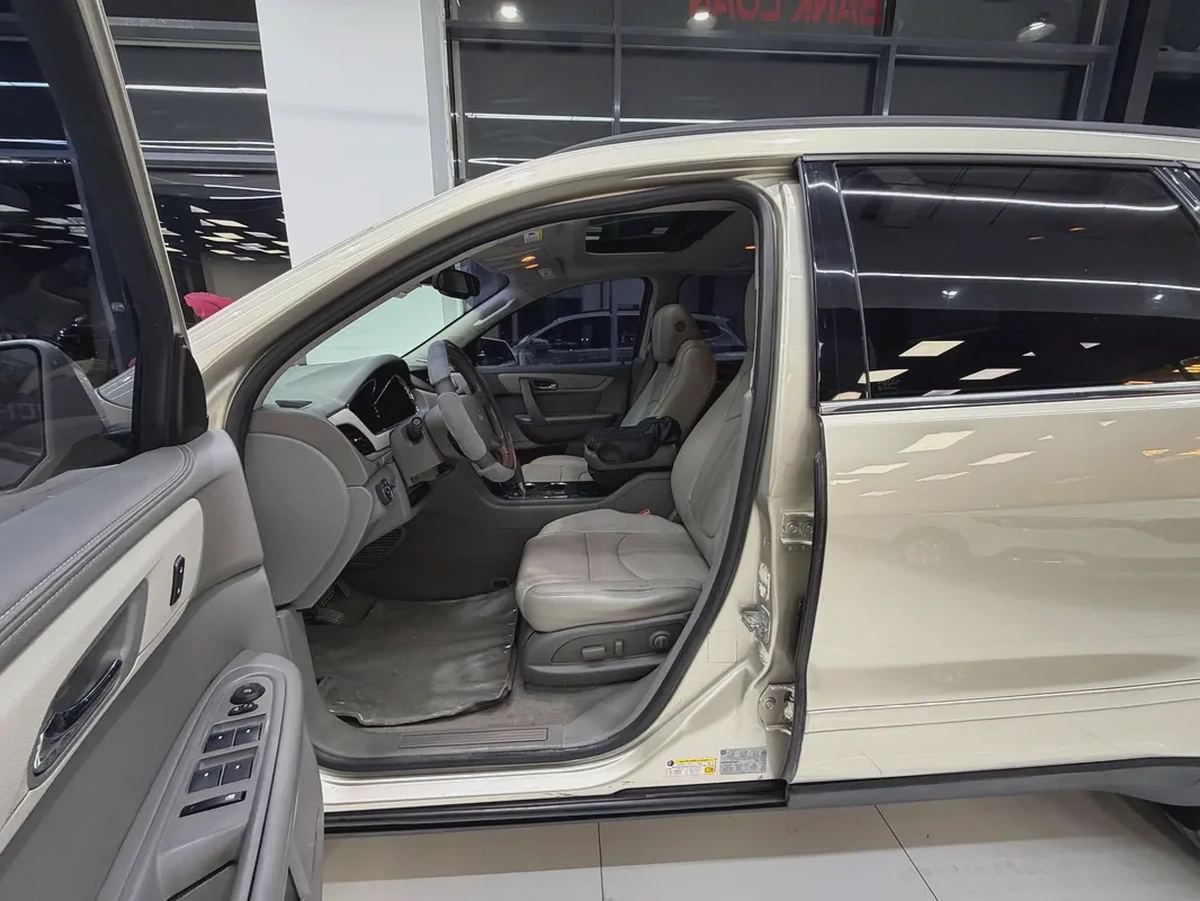 2014 Chevrolet Traverse LTZ - GCC Specs - Well Maintained-9-9