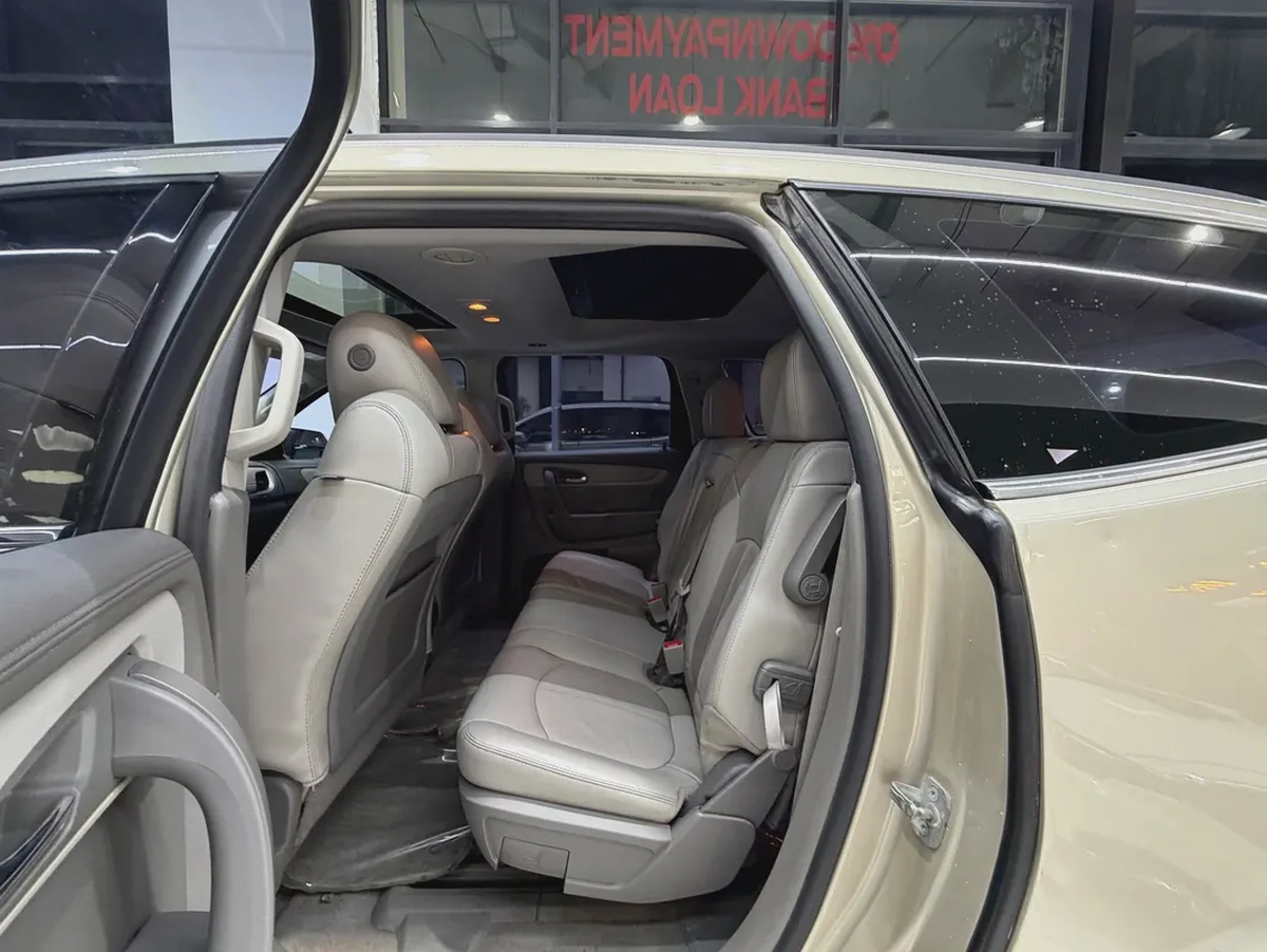 2014 Chevrolet Traverse LTZ - GCC Specs - Well Maintained-6-6