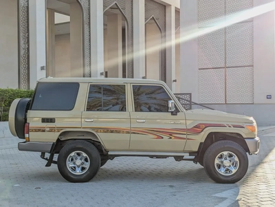 2012 TOYOTA LAND CRUISER 76 SERIES DIESEL GCC IN EXCELLENT CONDITION-14