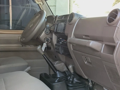 2012 TOYOTA LAND CRUISER 76 SERIES DIESEL GCC IN EXCELLENT CONDITION-6