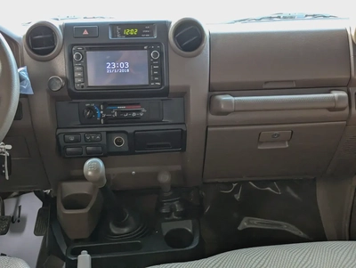 2012 TOYOTA LAND CRUISER 76 SERIES DIESEL GCC IN EXCELLENT CONDITION-8