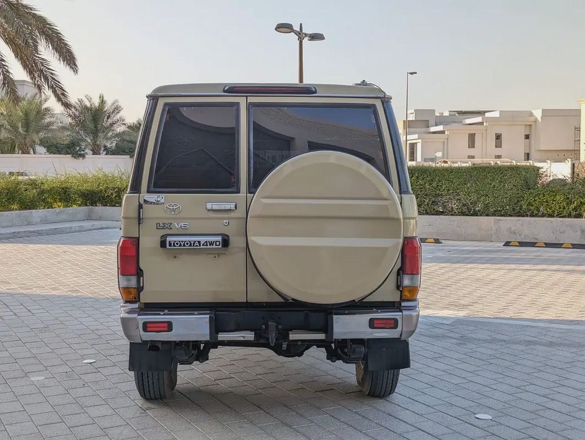 2012 TOYOTA LAND CRUISER 76 SERIES DIESEL GCC IN EXCELLENT CONDITION