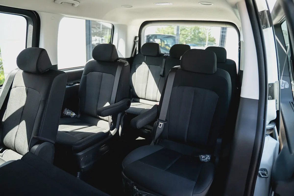 Hyundai Staria Luxury 2025 Brand New 11 Seater Diesel 2.2L Turbo 4 Cylinders GCC