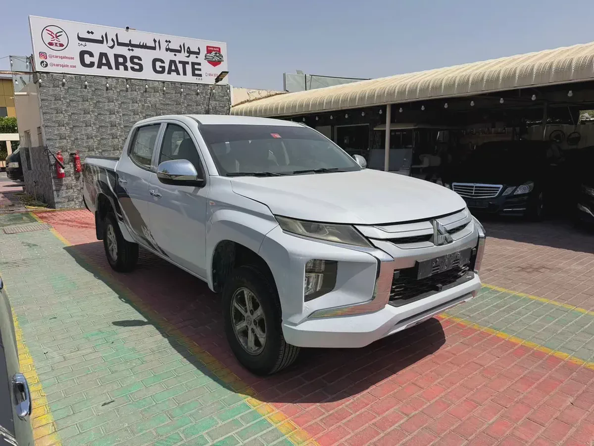 Mitsubishi L200 2019 GCC Specs 4X4 Double Cab-2-2