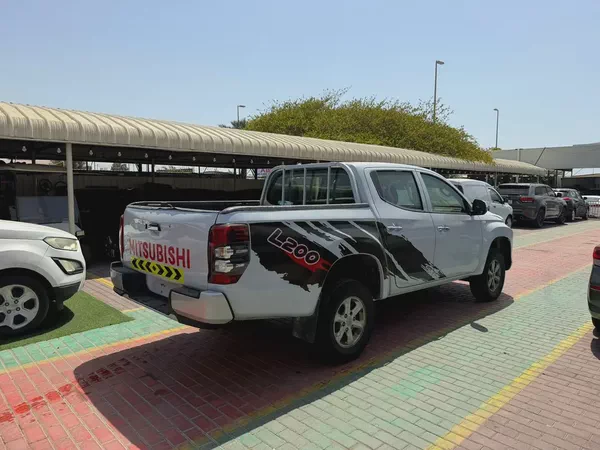 Mitsubishi L200 2019 GCC Specs 4X4 Double Cab