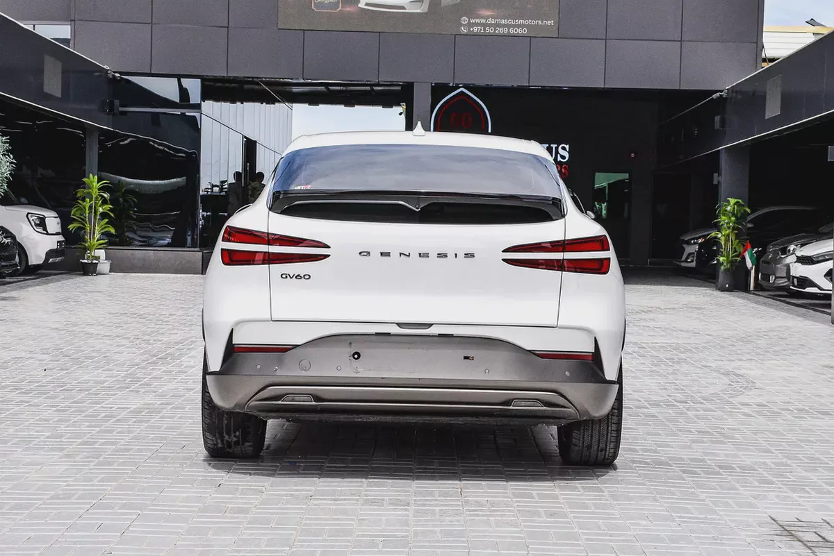 Genesis GV60 Electric 2022 | Korean Specs | Clean Title | 26K KM | White | جينسس GV60 كهرباء 2022 وا-5-5