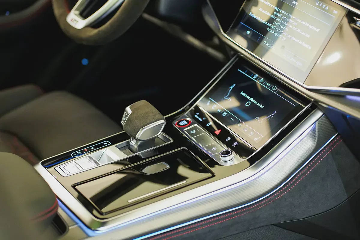 AED 5,781 EMI | AUDI RSQ8 2023 | FULL AGENCY SERVICE HISTORY | 2 YEARS WARRANTY & SERVICE PACKAGE-16-16