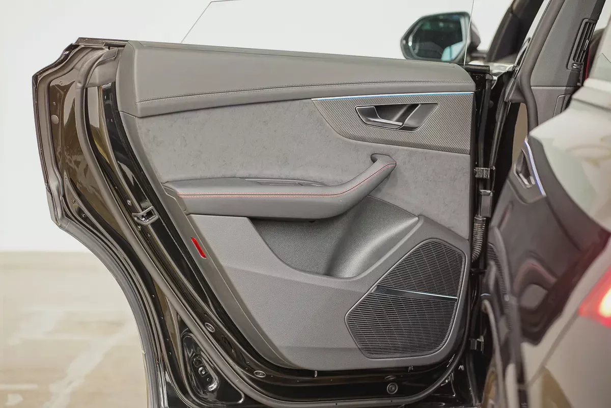 AED 5,781 EMI | AUDI RSQ8 2023 | FULL AGENCY SERVICE HISTORY | 2 YEARS WARRANTY & SERVICE PACKAGE-17-17