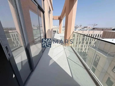 Poolside Luxury: 2BR Apartment with Scenic Views-12