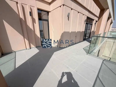 Poolside Luxury: 2BR Apartment with Scenic Views-13