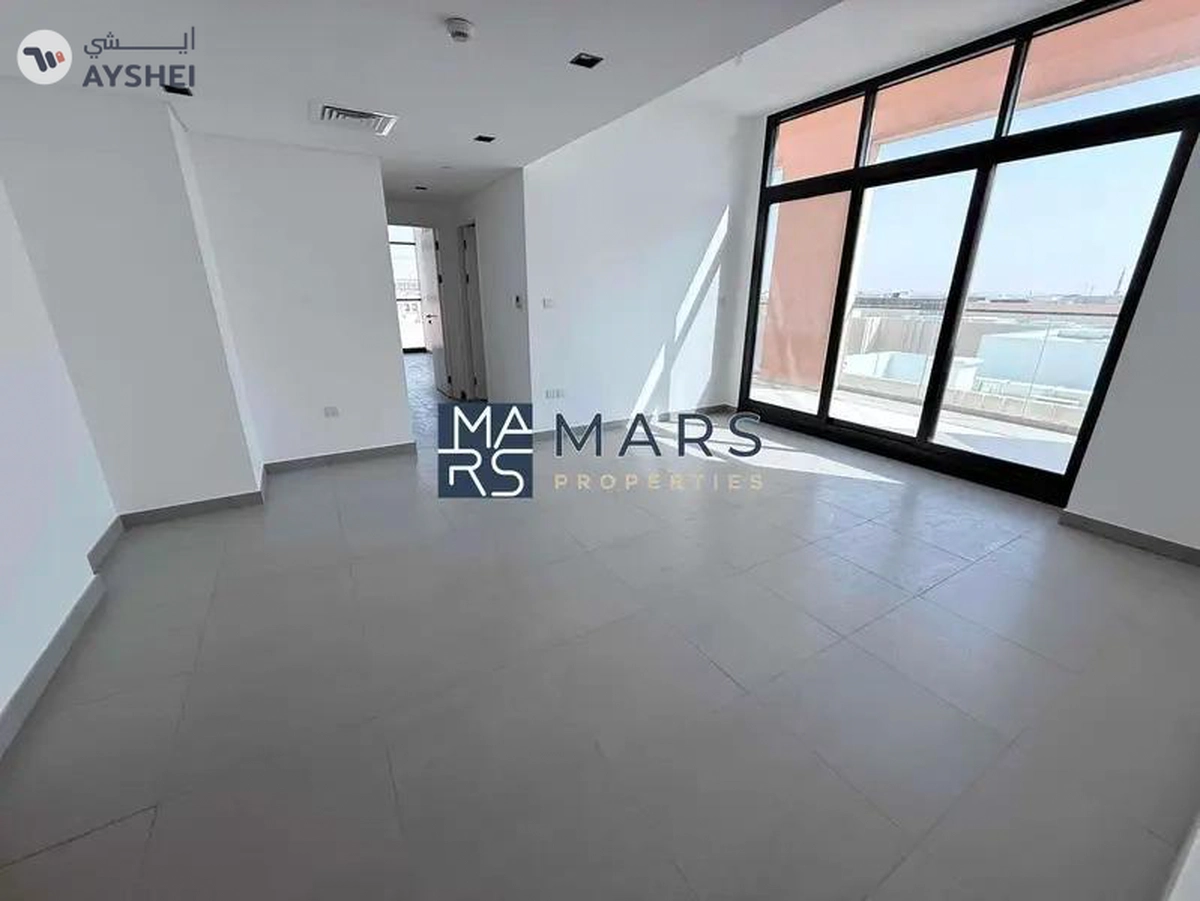 Poolside Luxury: 2BR Apartment with Scenic Views-11-11