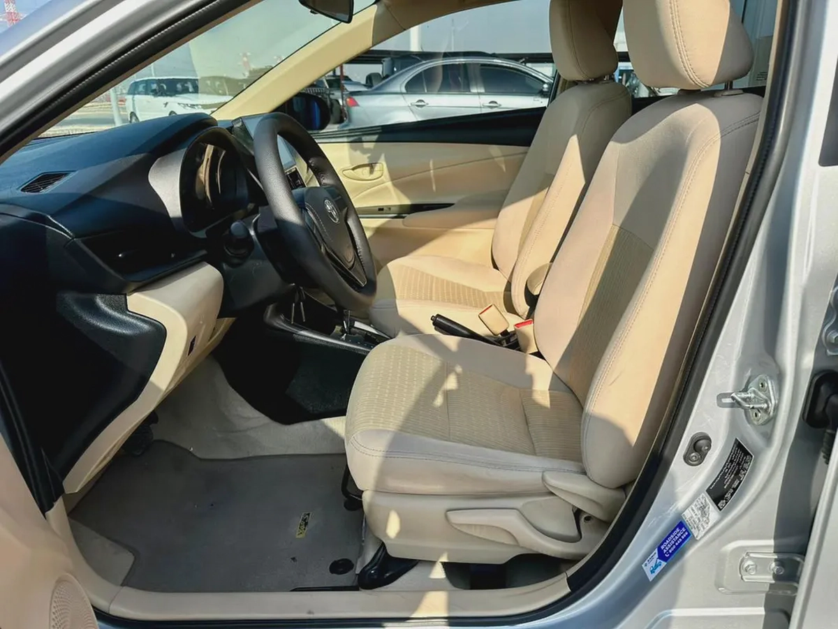 TOYOTA YARIS 2022 1.5L GCC (580/-MONTHLY)-9-9