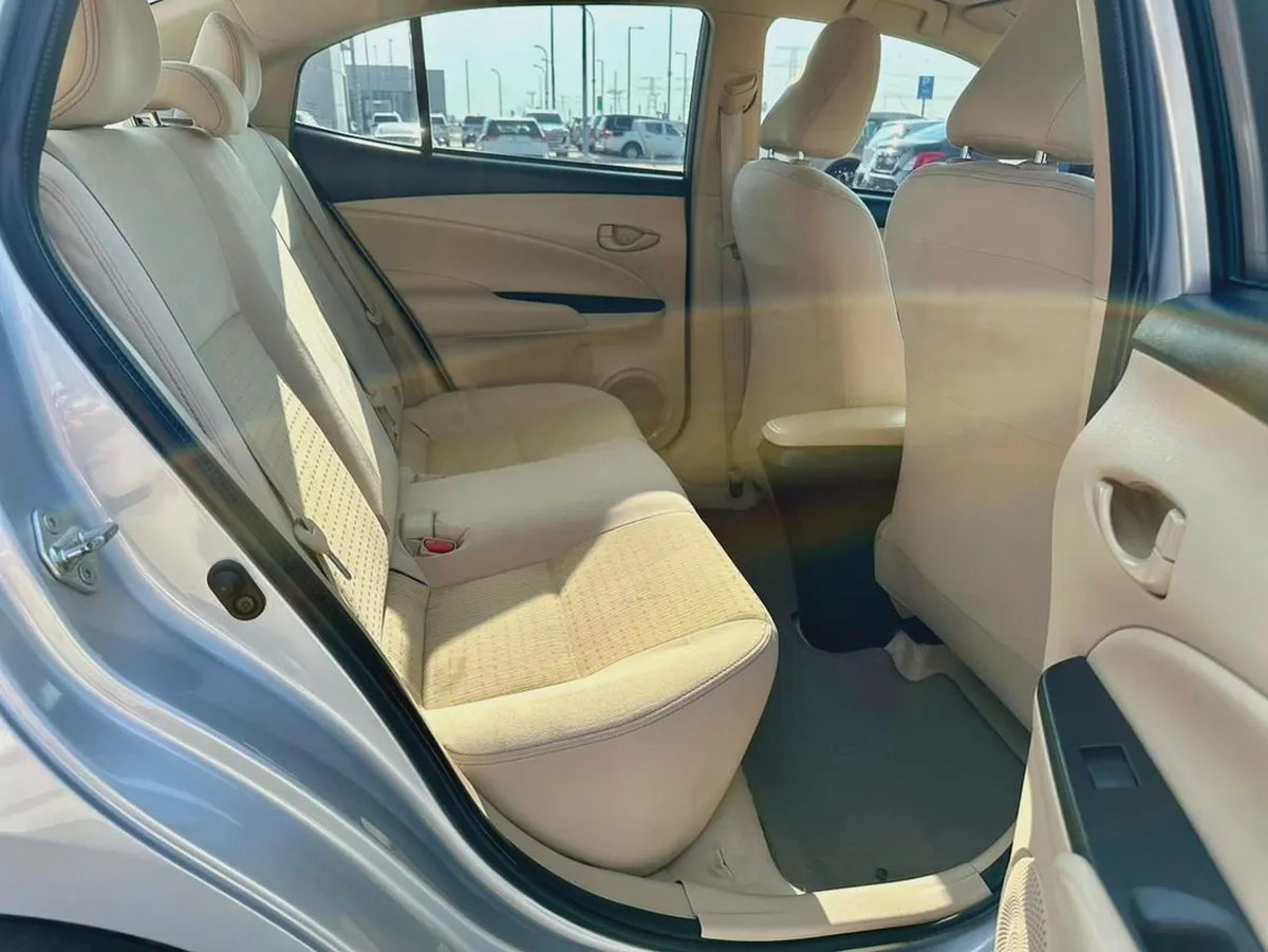 TOYOTA YARIS 2022 1.5L GCC (580/-MONTHLY)-11-11