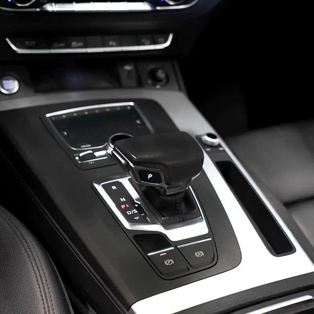 AED 1,915 pm • 0% Downpayment • Audi Q5 45TFSI S-Line • 1 Year Warranty-8-8