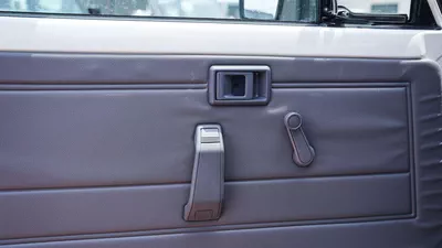 Toyota Land Cruiser 70 LC 78 HARDTOP 4.0L MT LC78 4.0L AT 26 YM-7