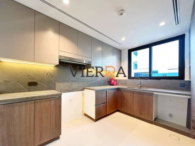 Brand New l Modern Layout l Ready To Move In-24