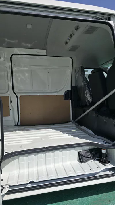 TOYOTA HIACE HIGHROOF CARGO-8
