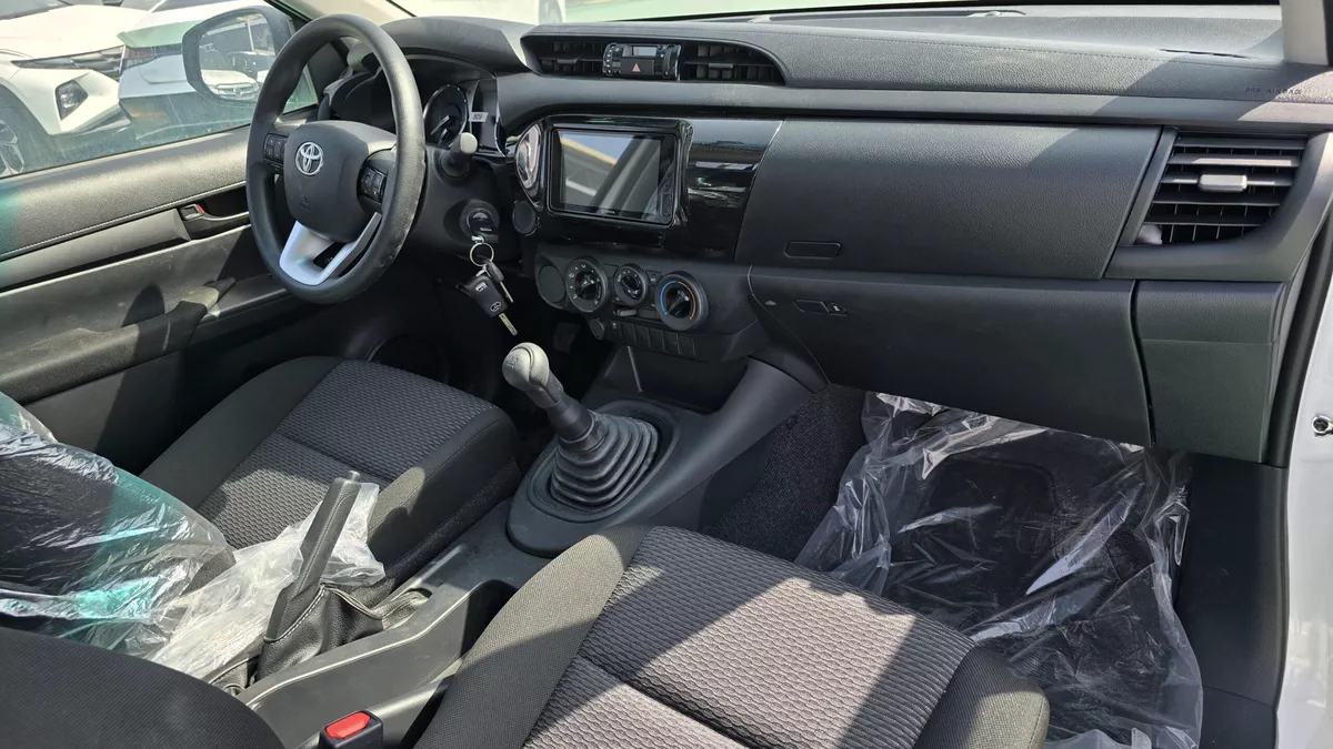 TOYOTA HIACE HIGHROOF CARGO-9-9