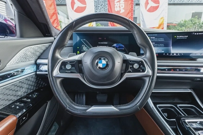 BMW 7 Series 740 2023-2