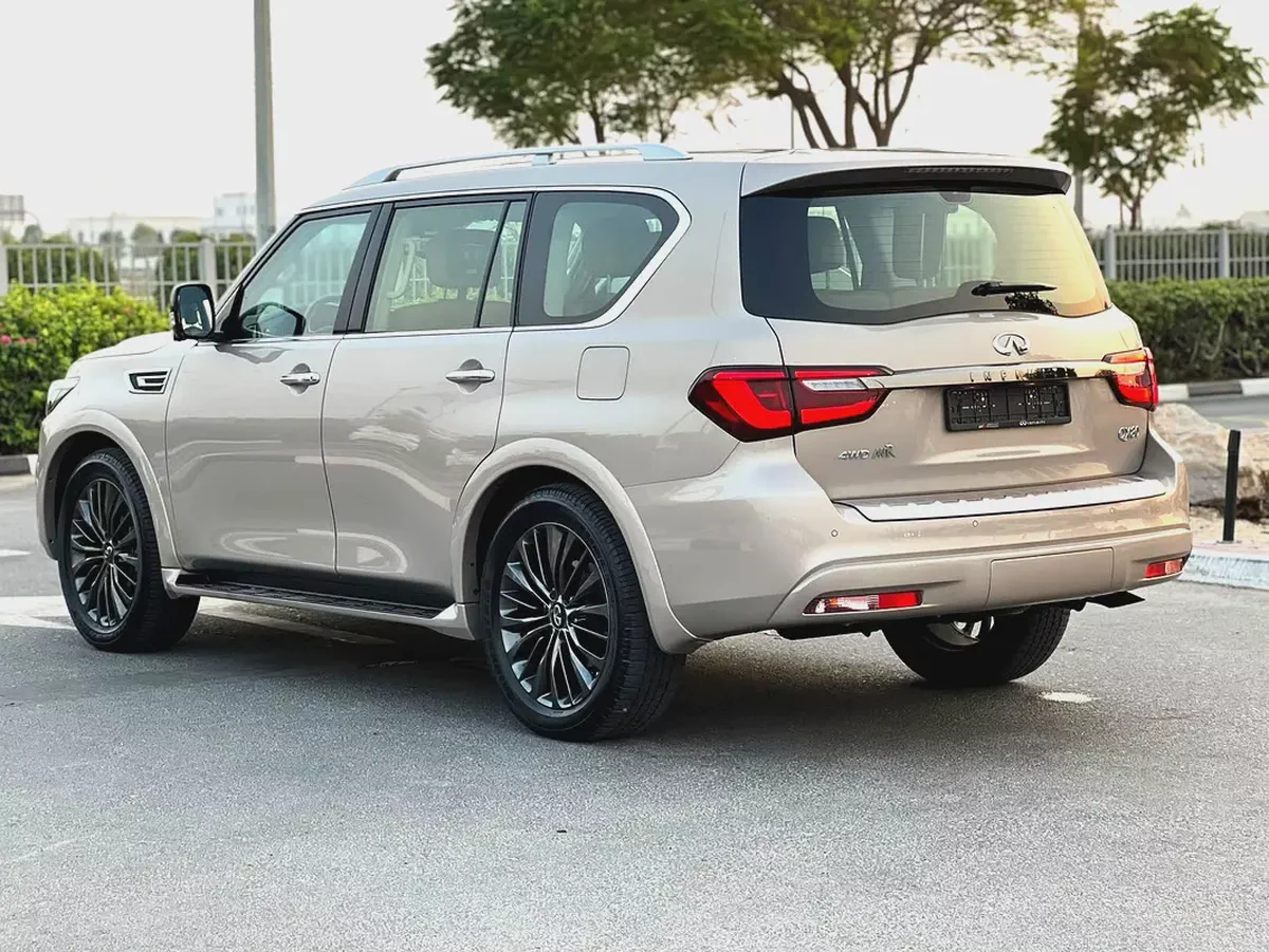 Infiniti QX80 Luxury 2021 | GCC Specs | Low Mileage | Full Service History-2-2