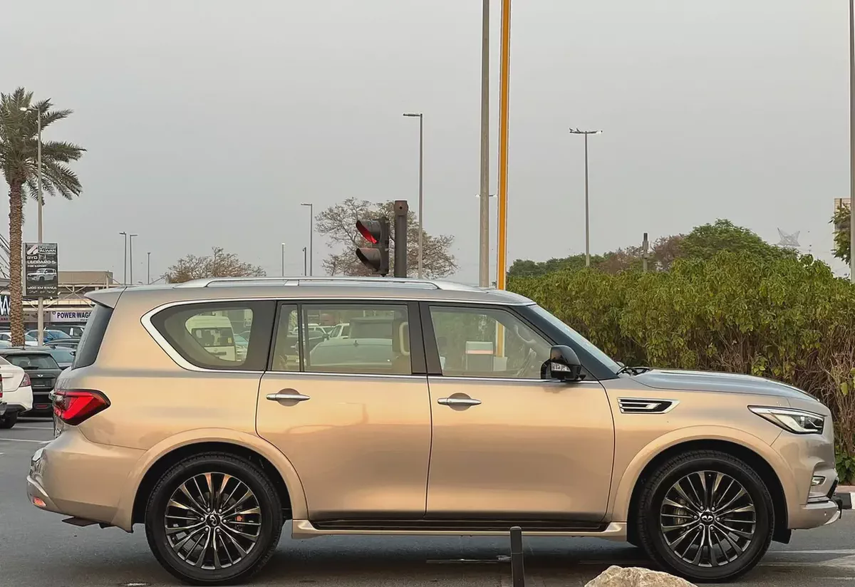 Infiniti QX80 Luxury 2021 | GCC Specs | Low Mileage | Full Service History-5-5