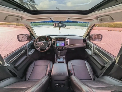 MITSUBISHI PAJERO 2015 GLS TOP FULL OPTION GCC IN EXCELLENT CONDITION-2