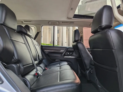 MITSUBISHI PAJERO 2015 GLS TOP FULL OPTION GCC IN EXCELLENT CONDITION-3