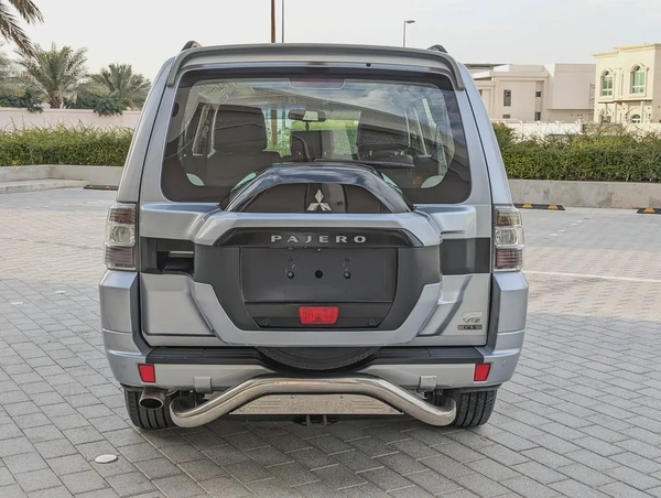 MITSUBISHI PAJERO 2015 GLS TOP FULL OPTION GCC IN EXCELLENT CONDITION