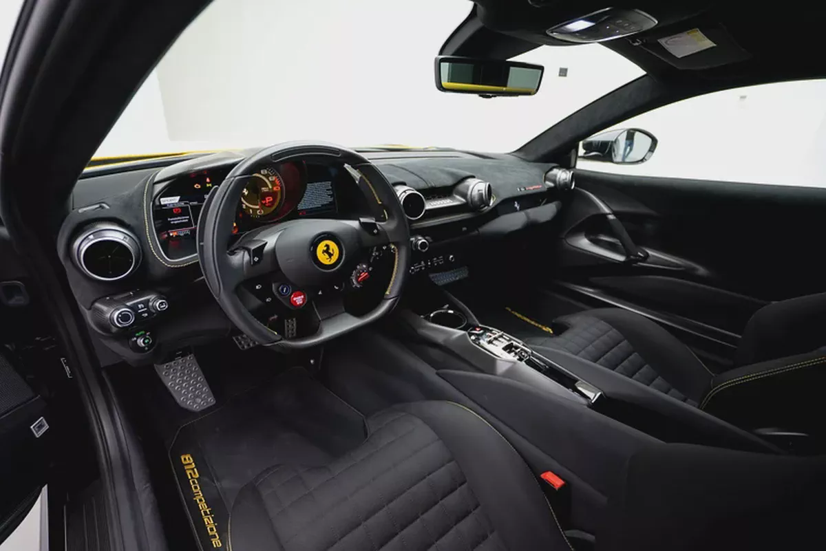 2023 FERRARI 812 COMPETZIONE.-13-13